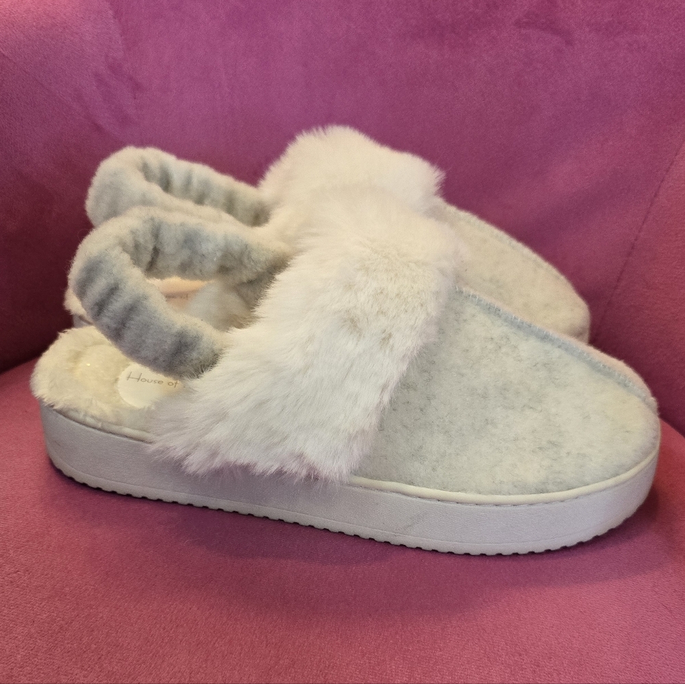 House of Harlow 1960 Cream Fur Slippers - Picture 2 of 13